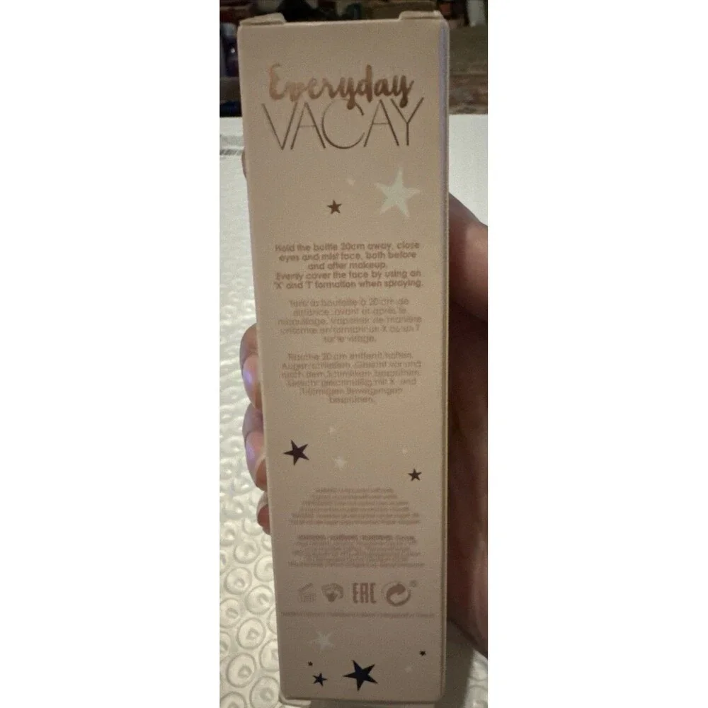 NIB Ciate London Everyday Vacay Dewey Coconut Setting Mist 2.53 Oz ***